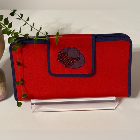 Vintage Avon Red Purple Wallet With Embroidered Hat CC Holder ID Holder - Picture 3 of 12